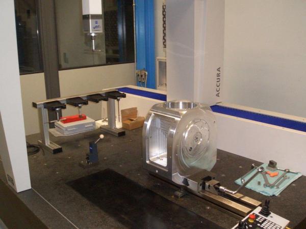 Testa 5 assi in Ergal - settore macchine utensili