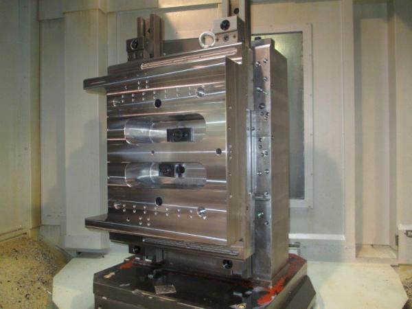 Testata - settore macchine per plastica